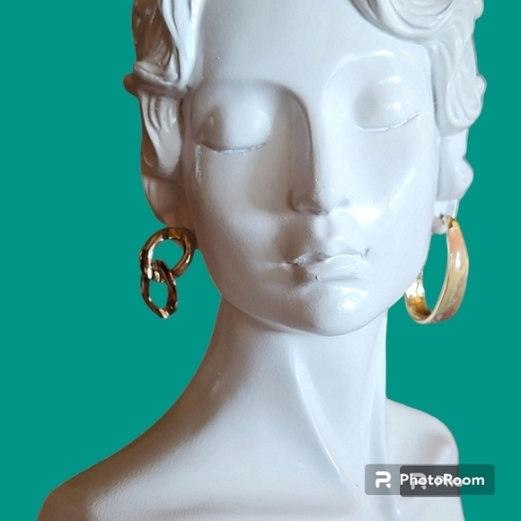 3/$30 VTG Mismatched 80s Enamel Hoop Geometric Earrings - Picture 1 of 5